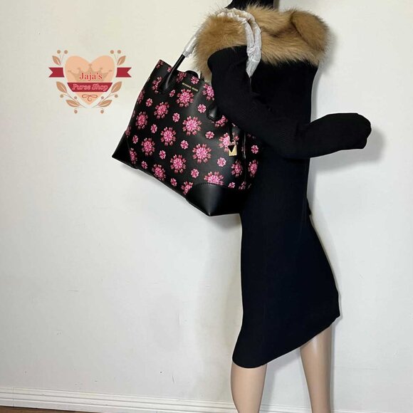 🌸Michael Kors 3 Compartment Coated Canvas Purse🌸 - Picture 13 of 17